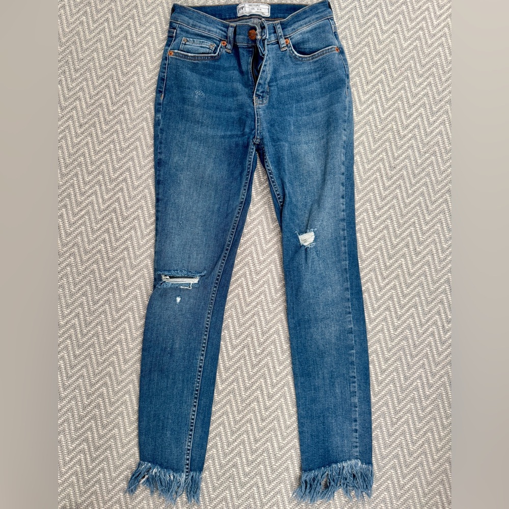 Free People Frayed Heights Distressed Skinny Jean Size 26 Medium Wash Fringe Hem